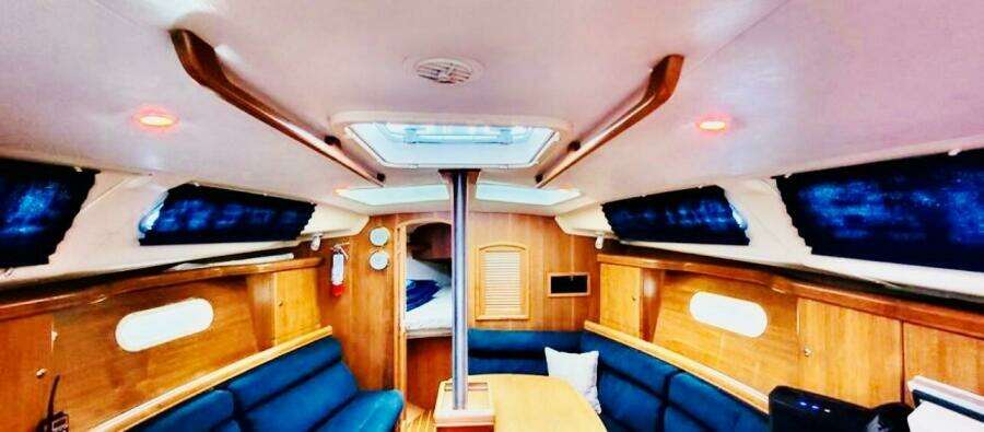 She s The One 35ft Hunter Yacht For Sale