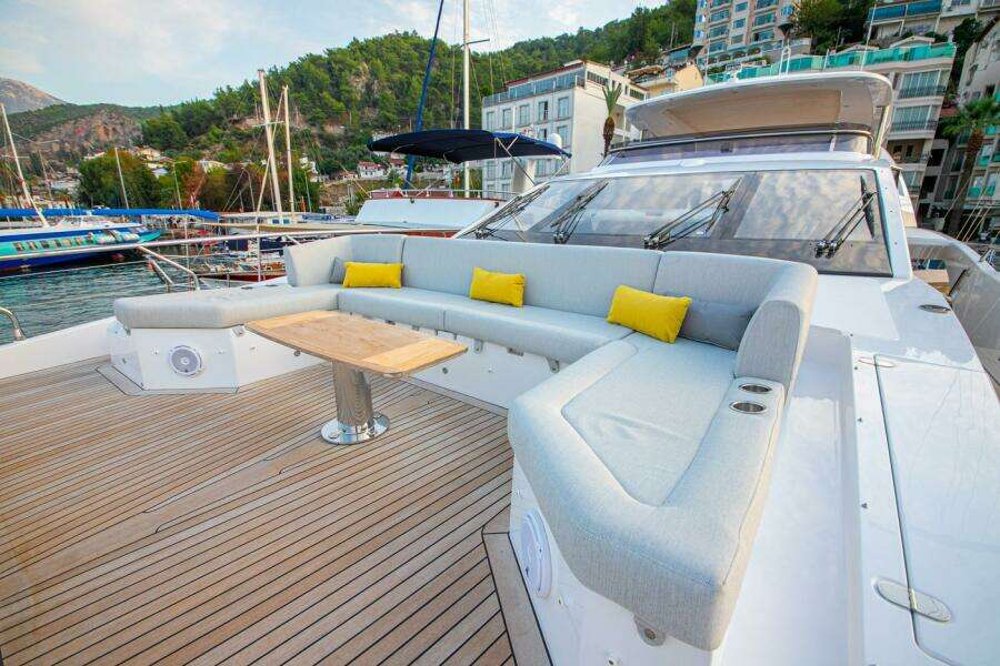 NIRVANA BY THE SEA 87ft Azimut Yacht For Sale NIRVANA BY THE SEA 87ft Azimut Yacht For Sale