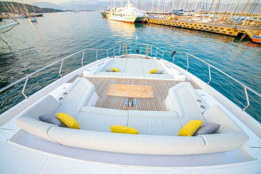 NIRVANA BY THE SEA 87ft Azimut Yacht For Sale NIRVANA BY THE SEA 87ft Azimut Yacht For Sale