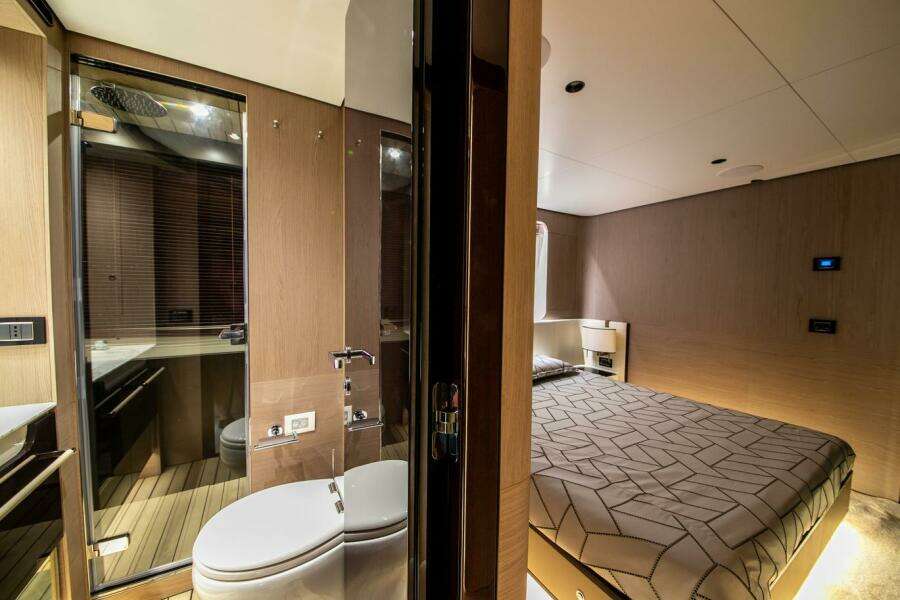 NIRVANA BY THE SEA 87ft Azimut Yacht For Sale NIRVANA BY THE SEA 87ft Azimut Yacht For Sale