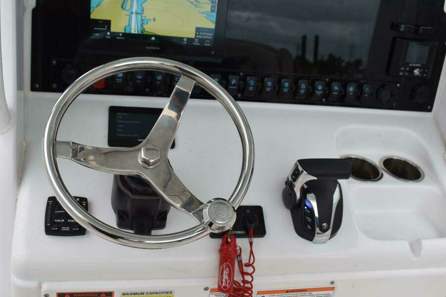 25ft Sea Hunt Yacht For Sale