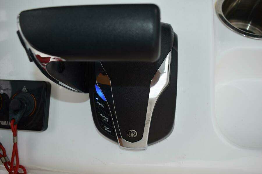 25ft Sea Hunt Yacht For Sale