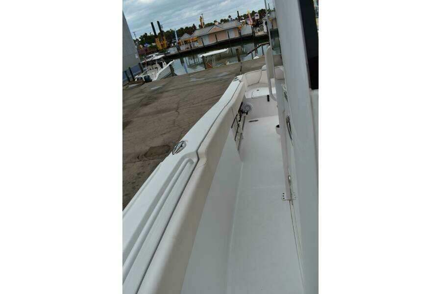 25ft Sea Hunt Yacht For Sale