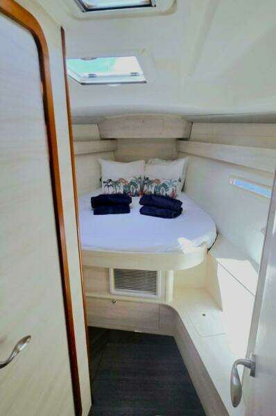 Knot Working  41ft Dufour Yacht For Sale