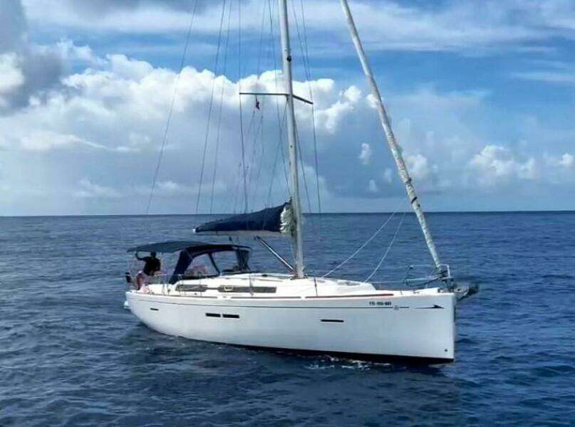 Knot Working  41ft Dufour Yacht For Sale