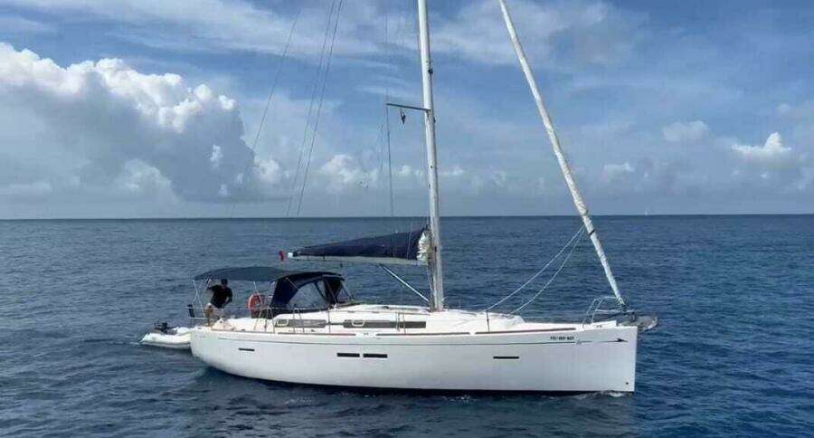 Knot Working  41ft Dufour Yacht For Sale