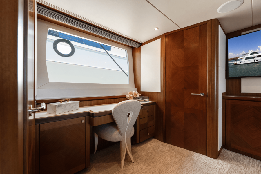 100ft Ocean Alexander Yacht For Sale