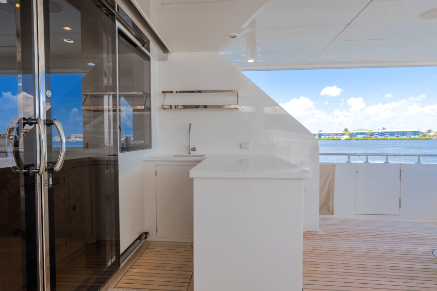 100ft Ocean Alexander Yacht For Sale