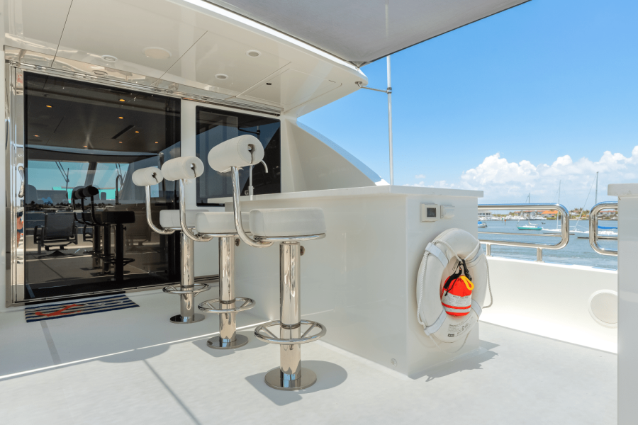 100ft Ocean Alexander Yacht For Sale
