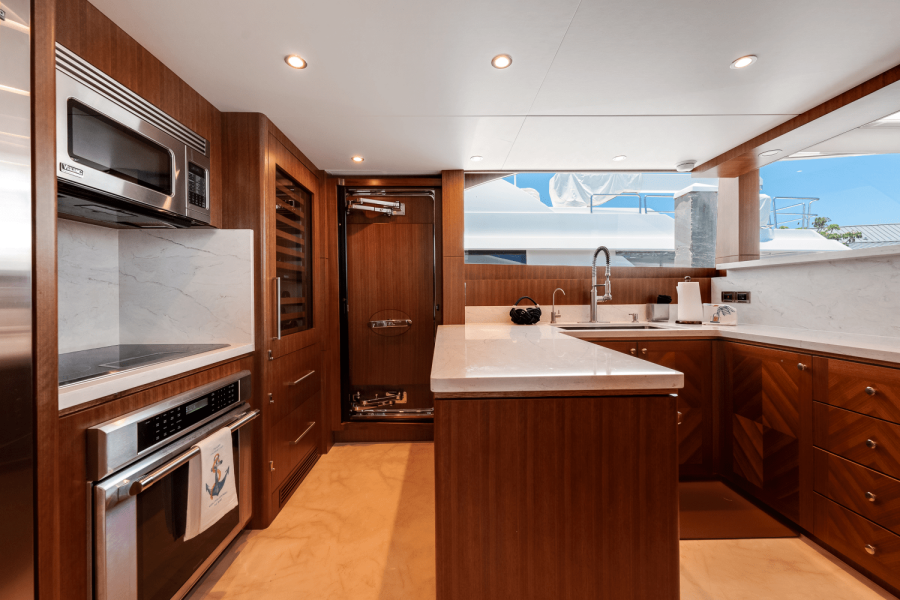 100ft Ocean Alexander Yacht For Sale
