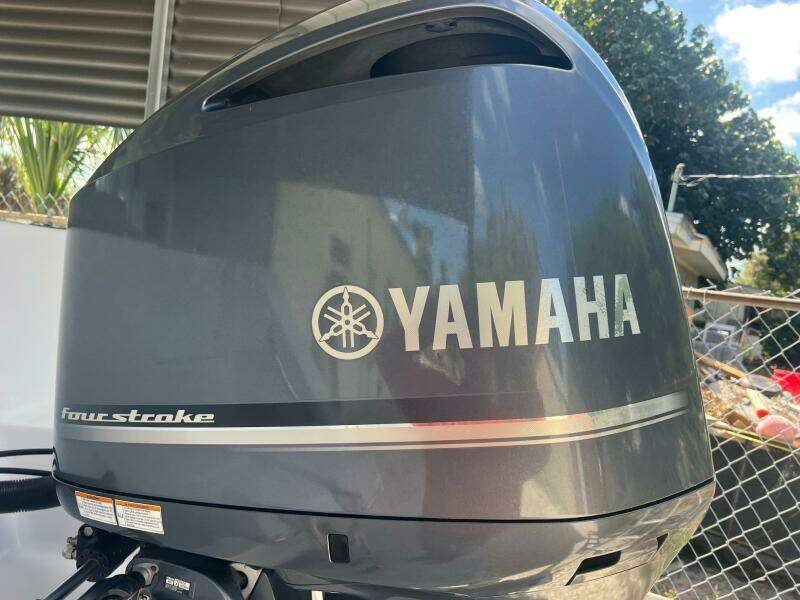 23ft Sportsman Yacht For Sale