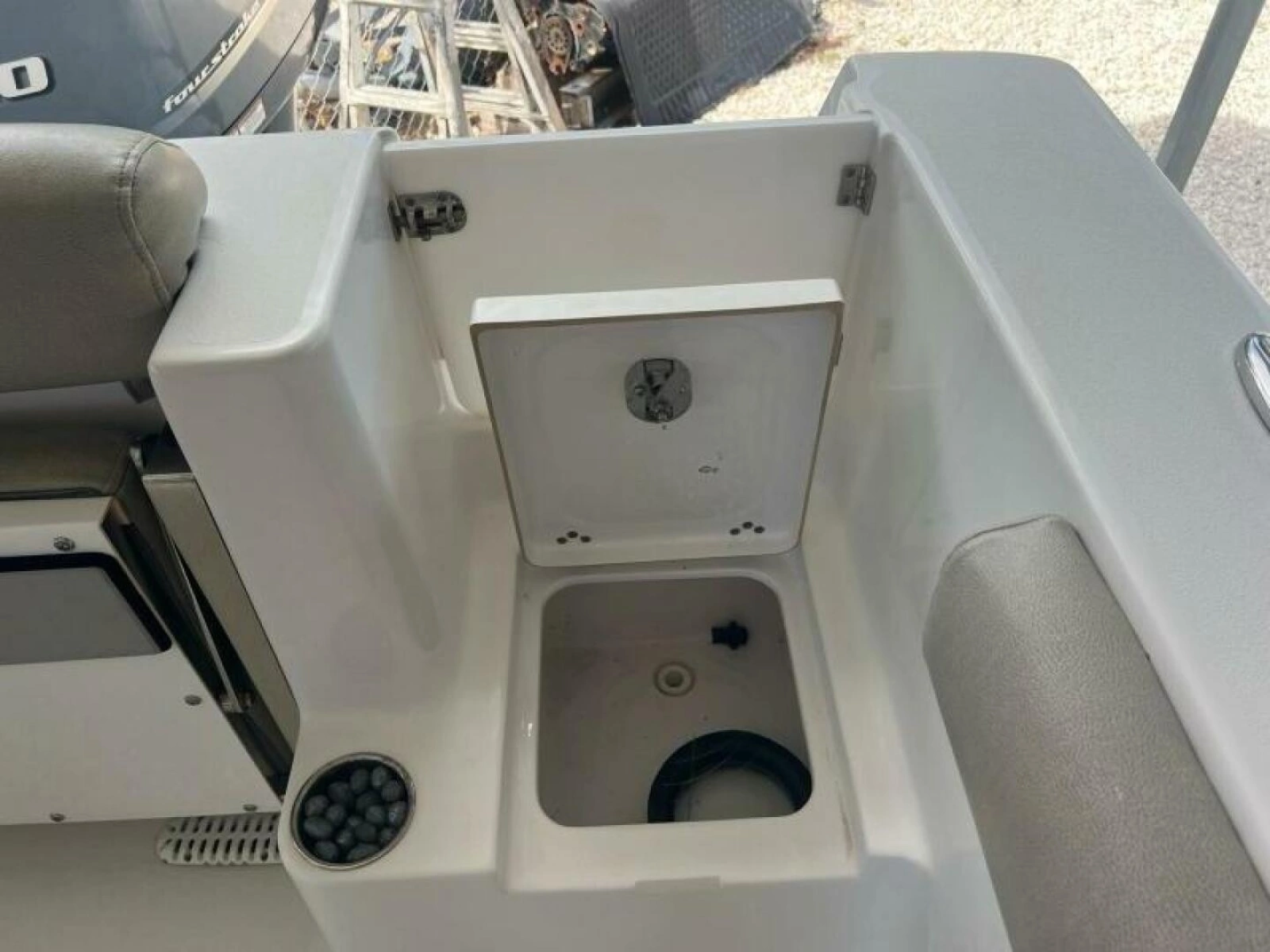 2021 Sportsman Open 232 Center Console