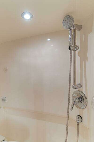 Dream Chaser 36ft Chris Craft Yacht For Sale