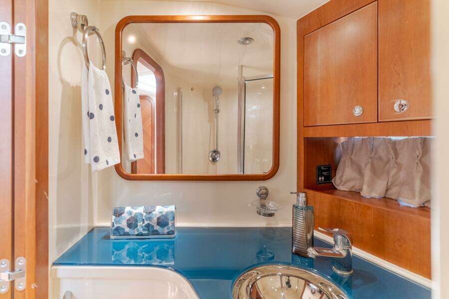 Dream Chaser 36ft Chris Craft Yacht For Sale