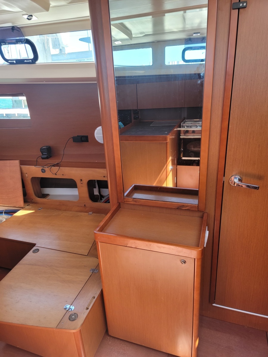 Orion 41ft Beneteau Yacht For Sale