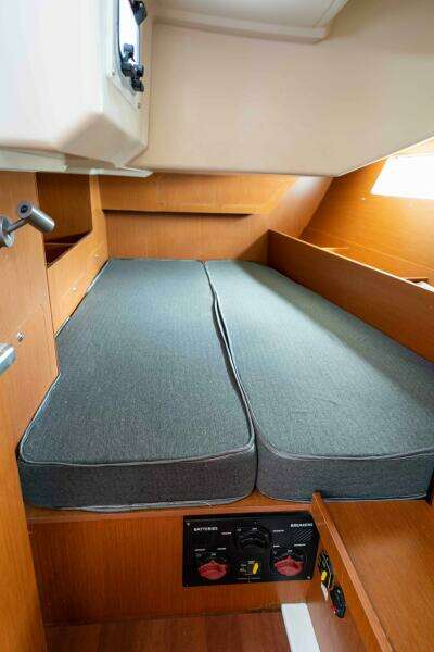 Orion 41ft Beneteau Yacht For Sale