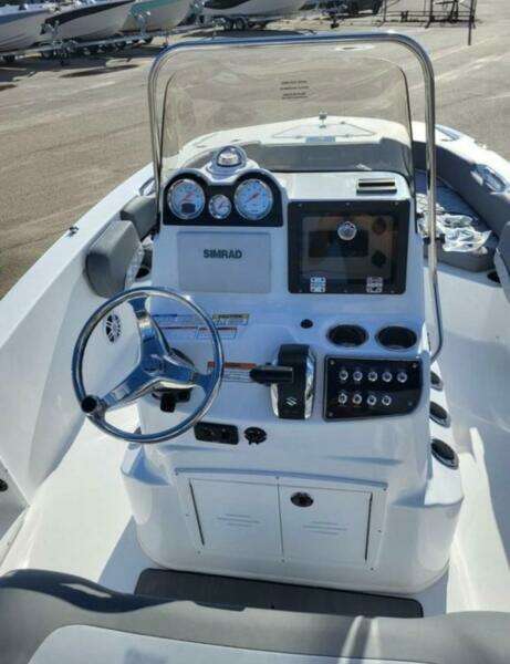 18ft NauticStar Yacht For Sale