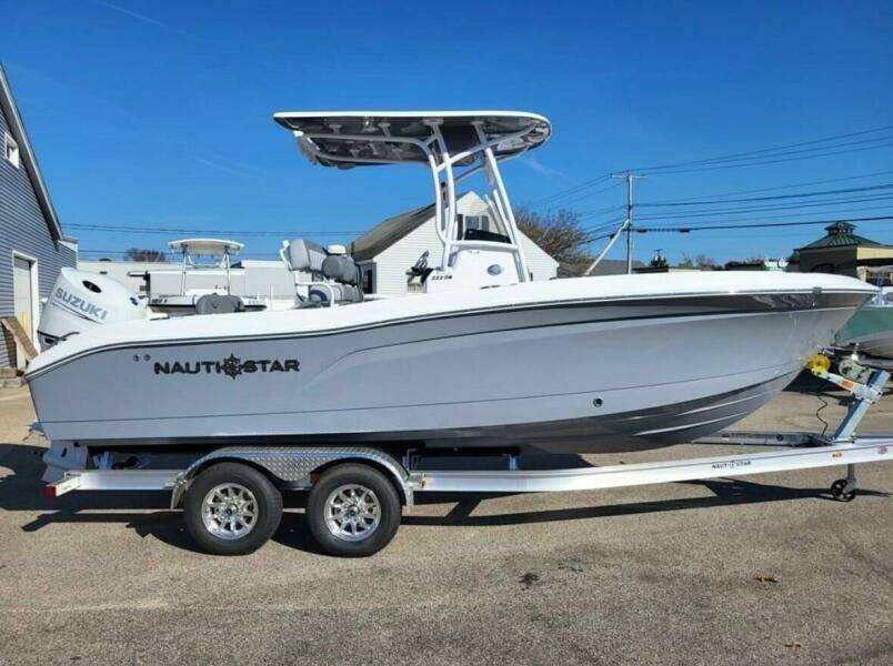 22ft NauticStar Yacht For Sale