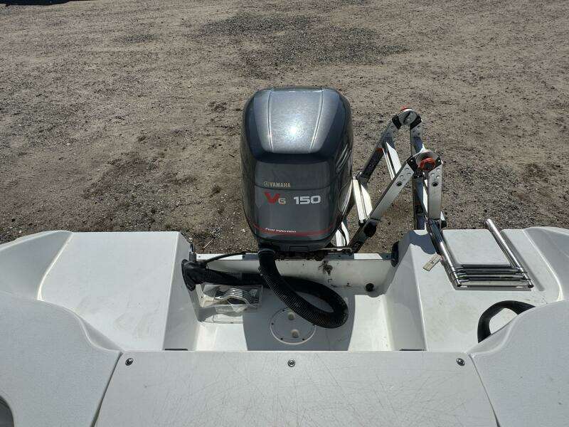 Spoiled 21ft Seaswirl Yacht For Sale