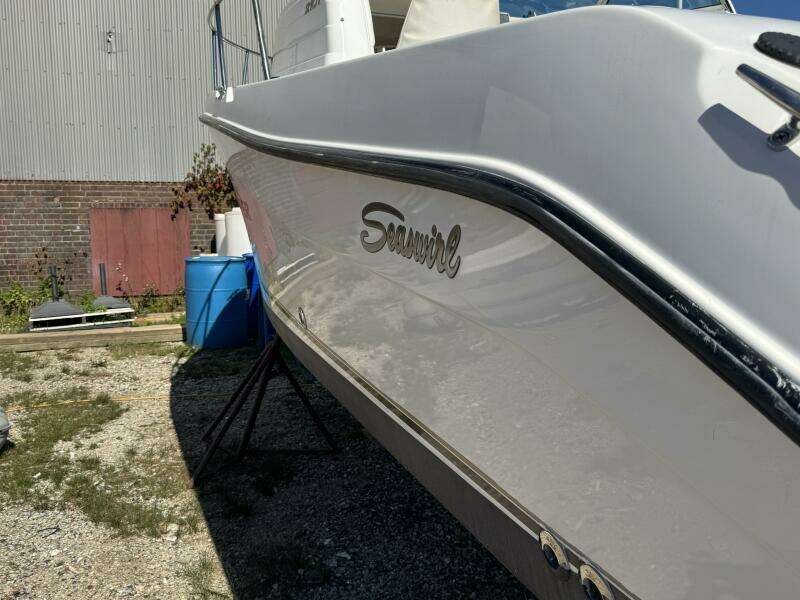 Spoiled 21ft Seaswirl Yacht For Sale