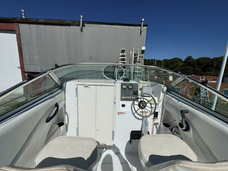 Spoiled 21ft Seaswirl Yacht For Sale