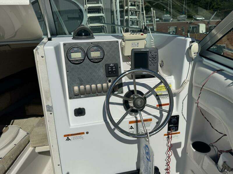 Spoiled 21ft Seaswirl Yacht For Sale