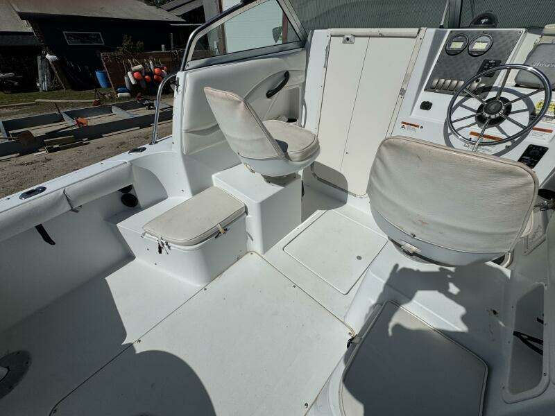 Spoiled 21ft Seaswirl Yacht For Sale