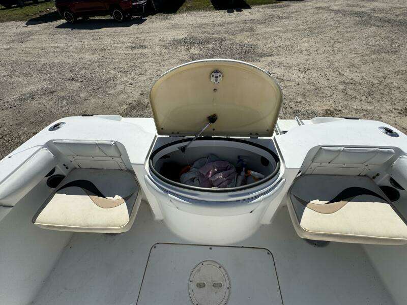 Spoiled 21ft Seaswirl Yacht For Sale