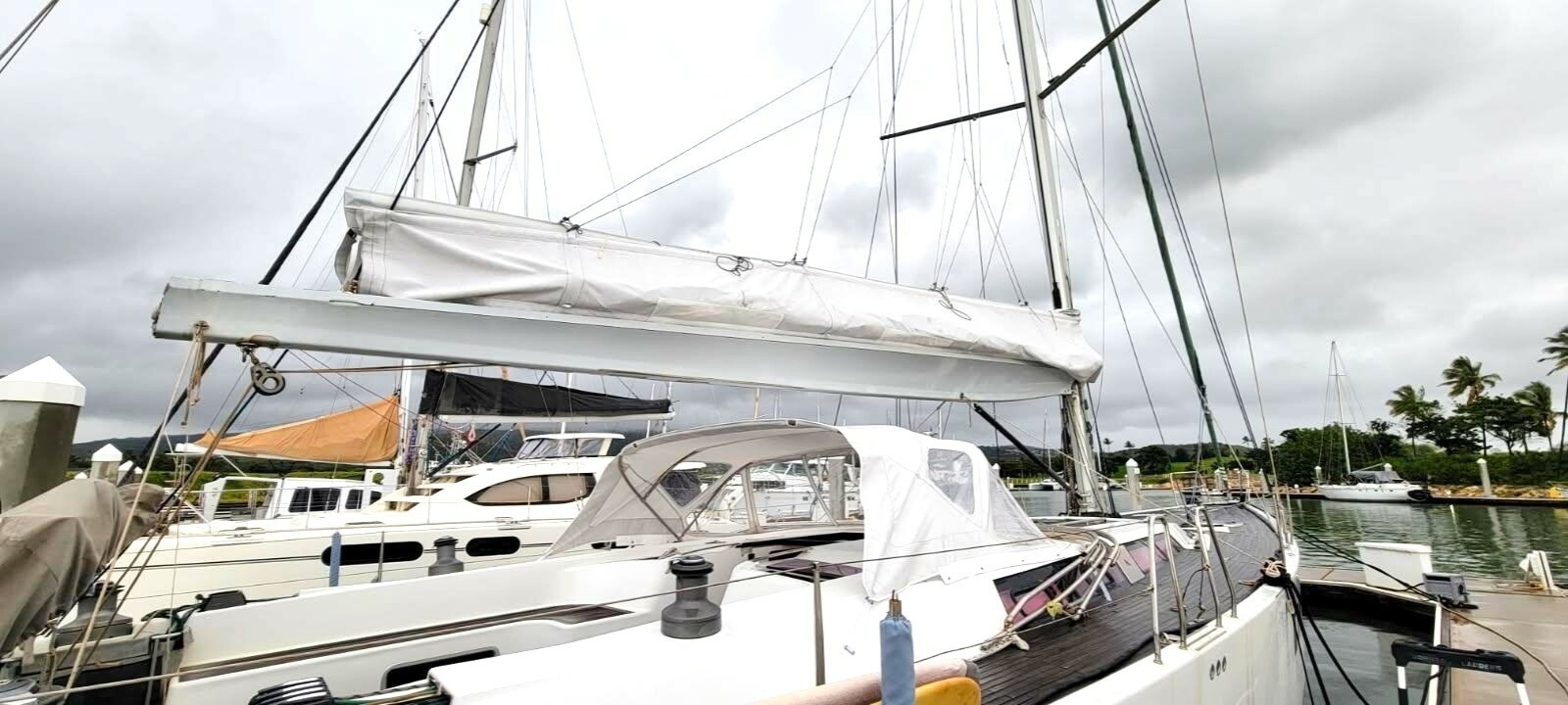 63' 2009 Hanse 630e