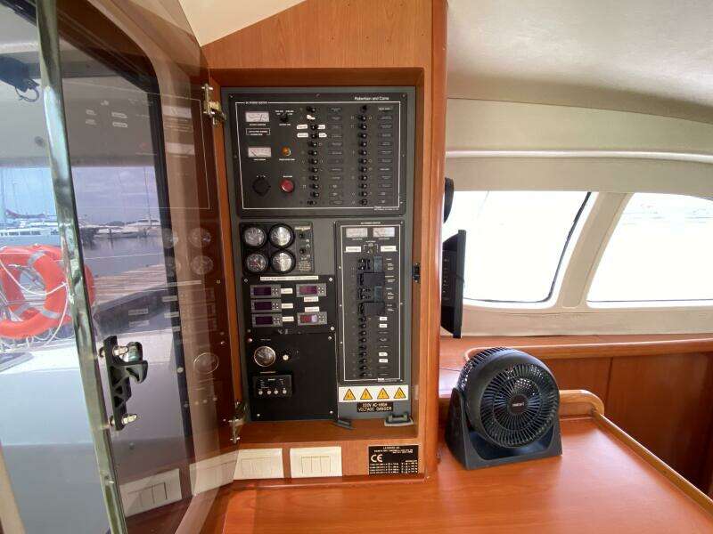 Lanna 46ft Leopard Yacht For Sale