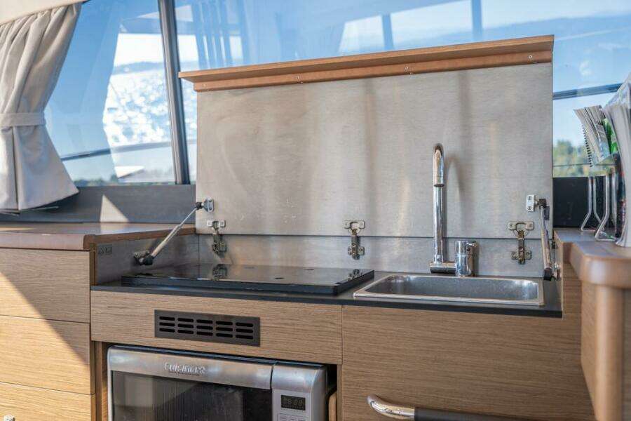 Bees Knees 45ft Jeanneau Yacht For Sale