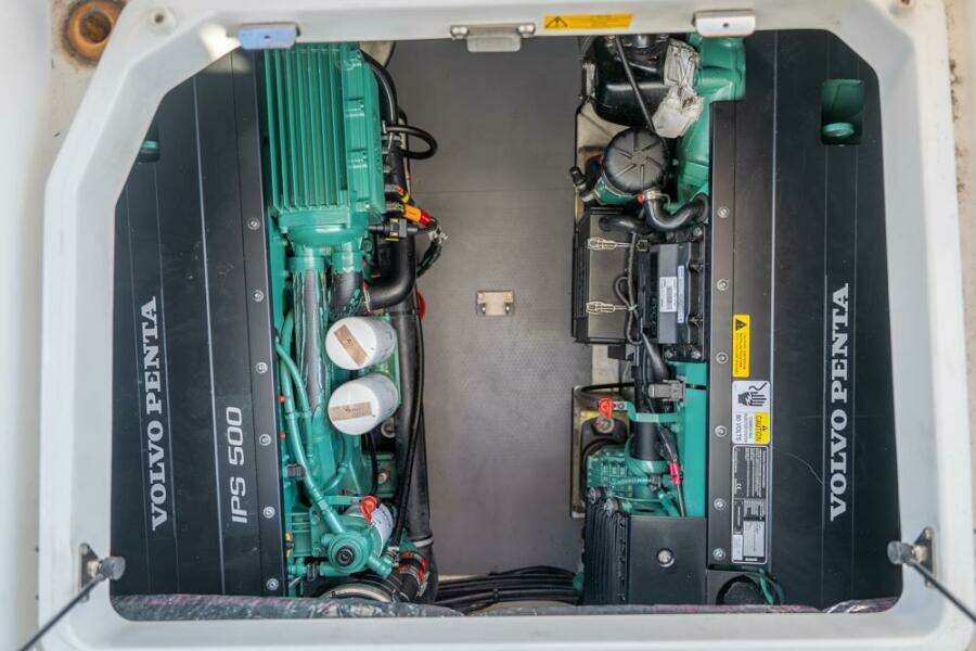 Bees Knees 45ft Jeanneau Yacht For Sale