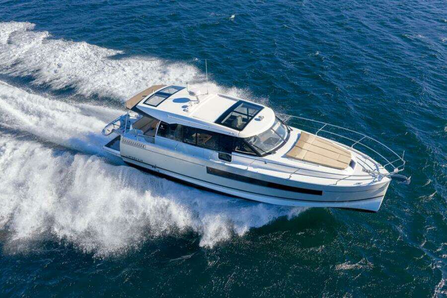 Bees Knees 45ft Jeanneau Yacht For Sale