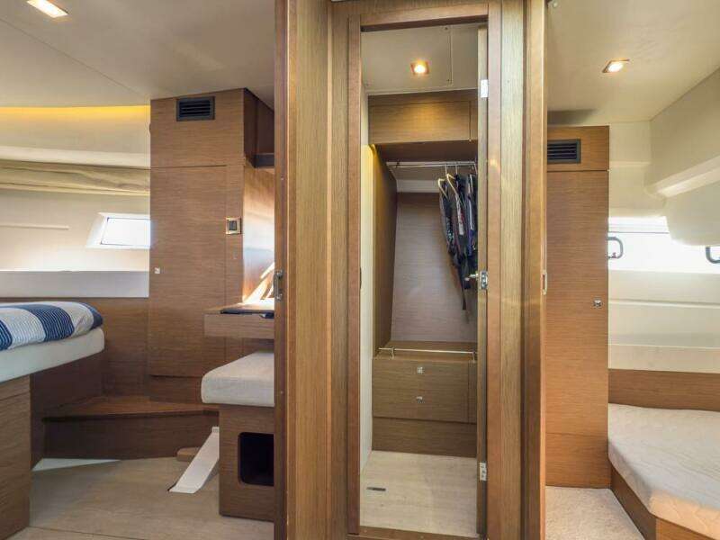 Bees Knees 45ft Jeanneau Yacht For Sale