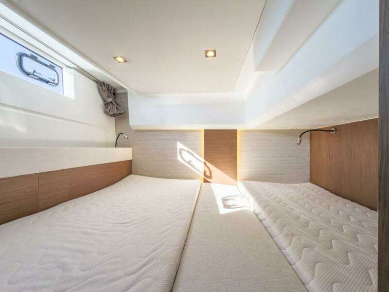 Bees Knees 45ft Jeanneau Yacht For Sale