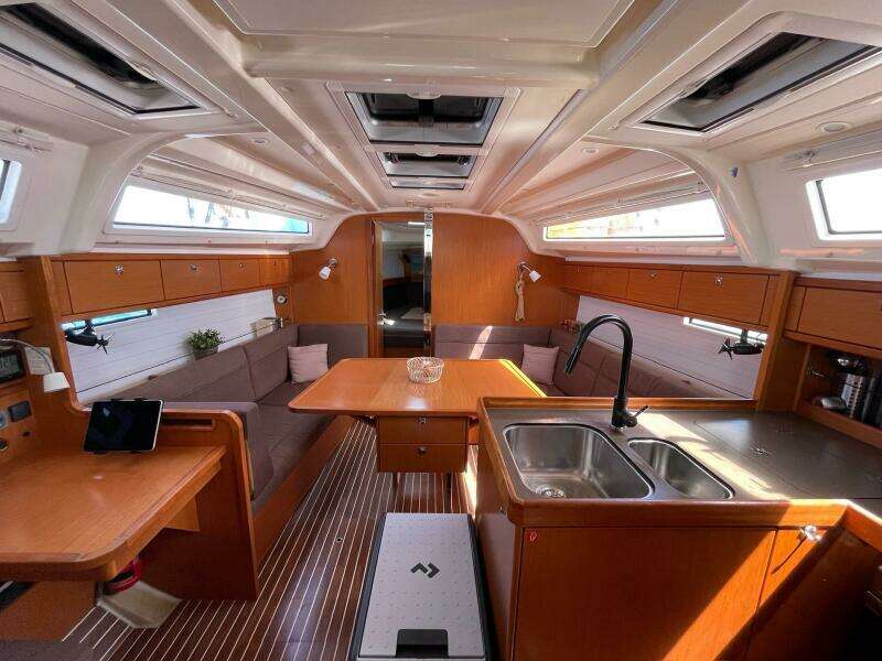Antari 37ft Bavaria Yacht For Sale