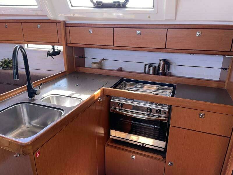Antari 37ft Bavaria Yacht For Sale