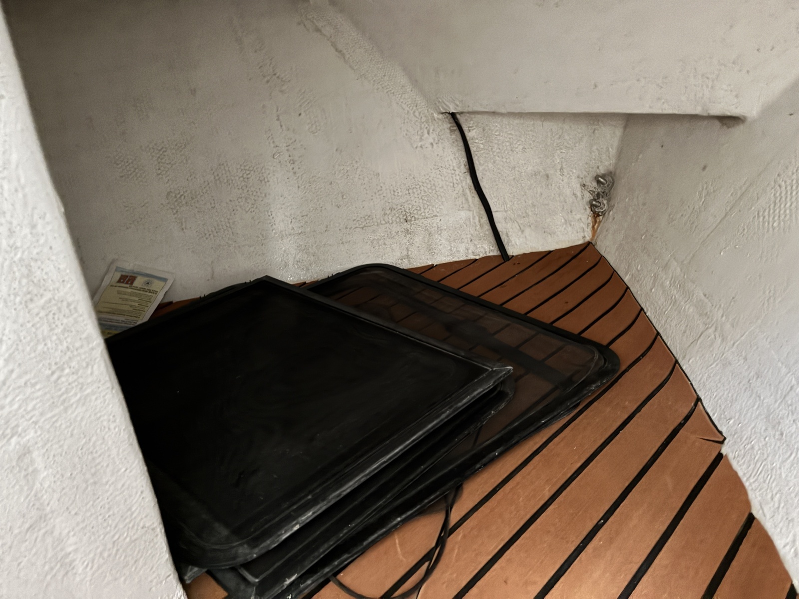 2008 Glenn Young 32 Skiff - Berth