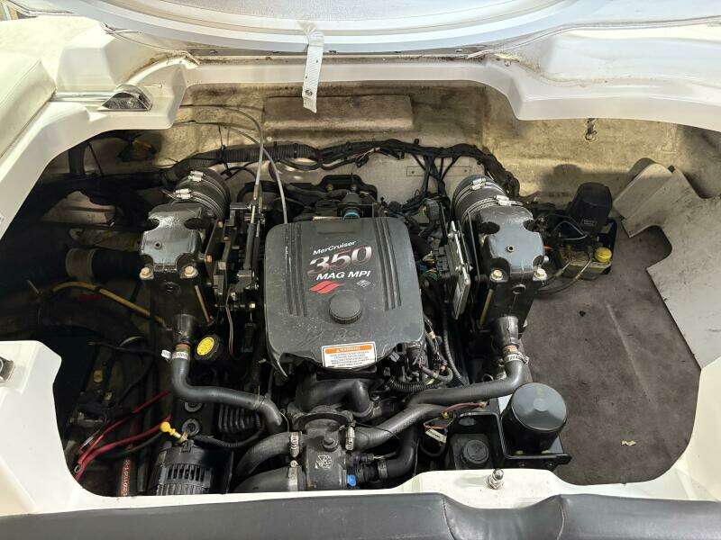 23ft Crownline Yacht For Sale