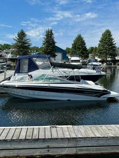 23ft Crownline Yacht For Sale