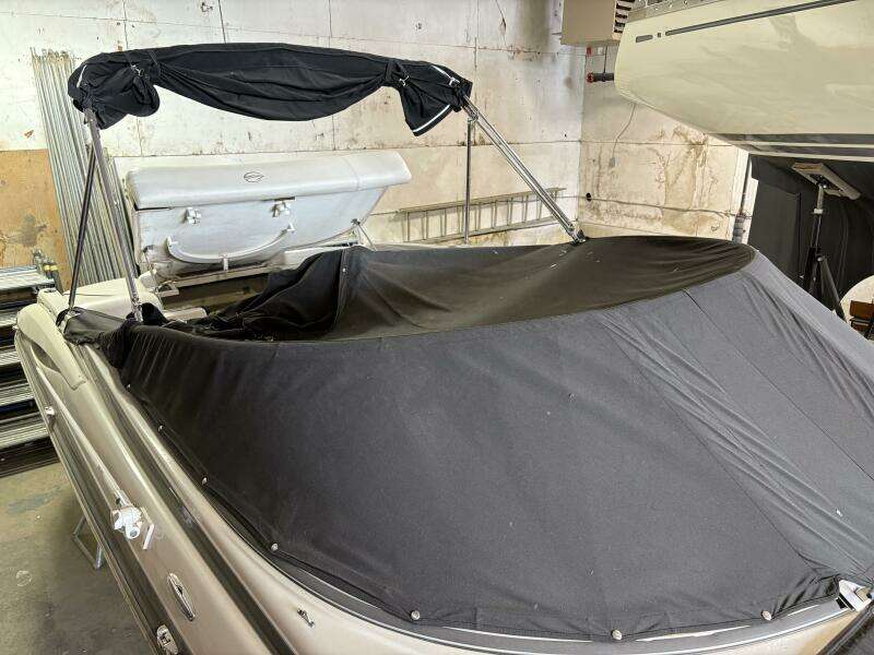 23ft Crownline Yacht For Sale