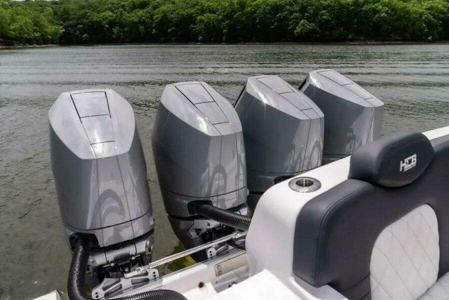 42ft HCB Yacht For Sale