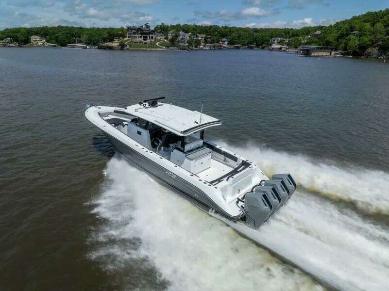 42ft HCB Yacht For Sale