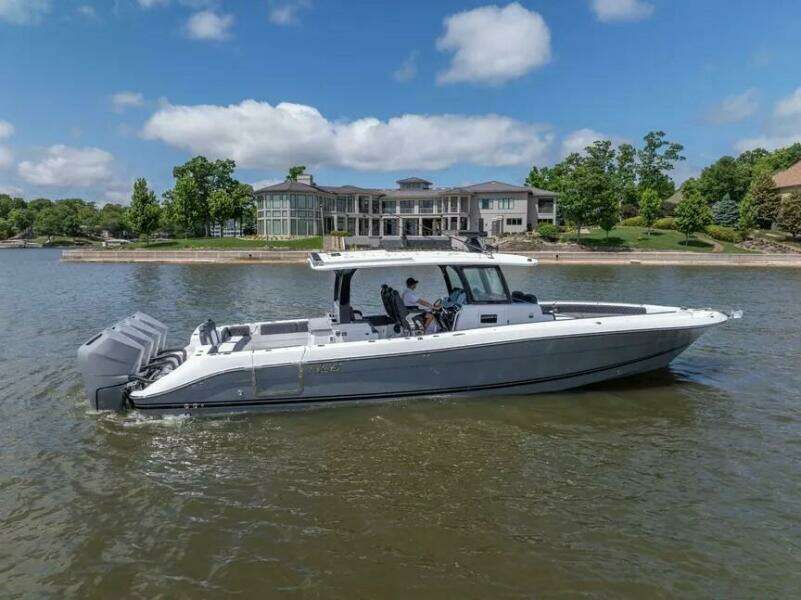 42ft HCB Yacht For Sale