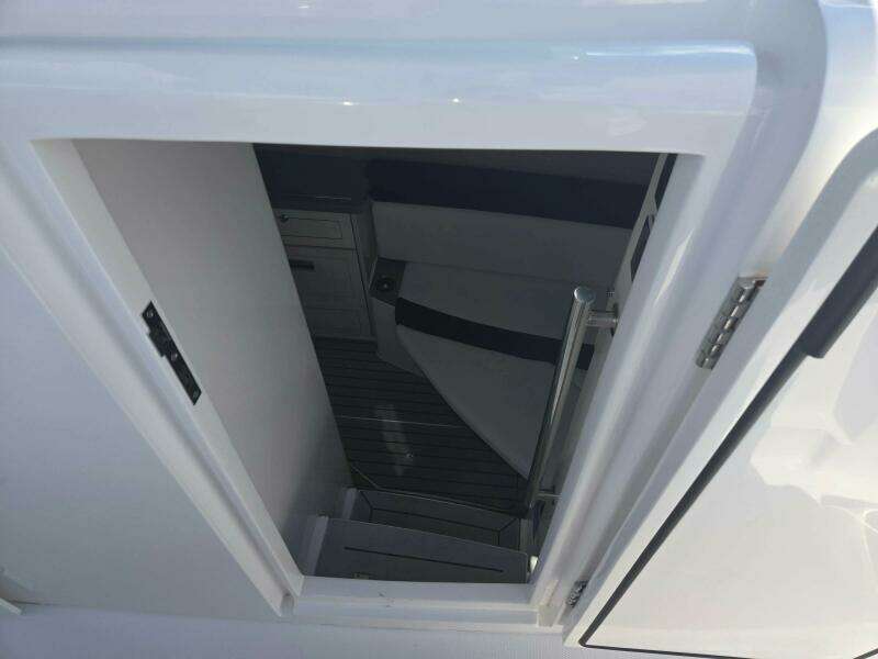 42ft HCB Yacht For Sale