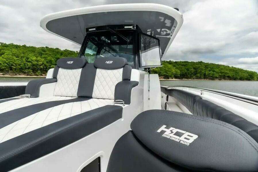 42ft HCB Yacht For Sale