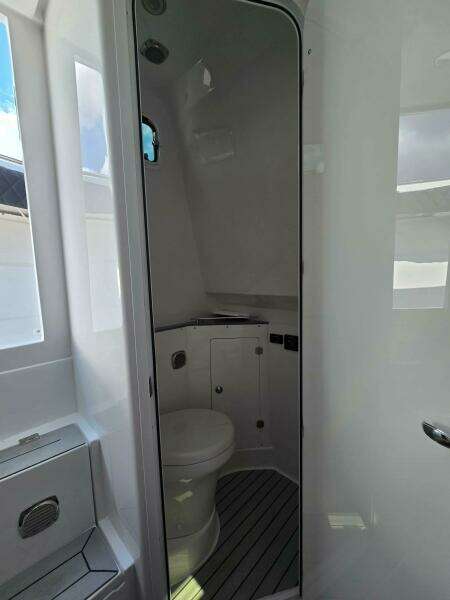 42ft HCB Yacht For Sale