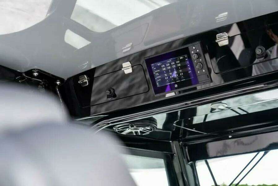 42ft HCB Yacht For Sale