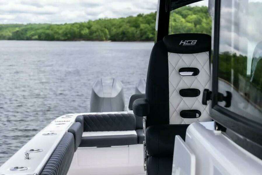 42ft HCB Yacht For Sale