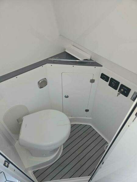 42ft HCB Yacht For Sale